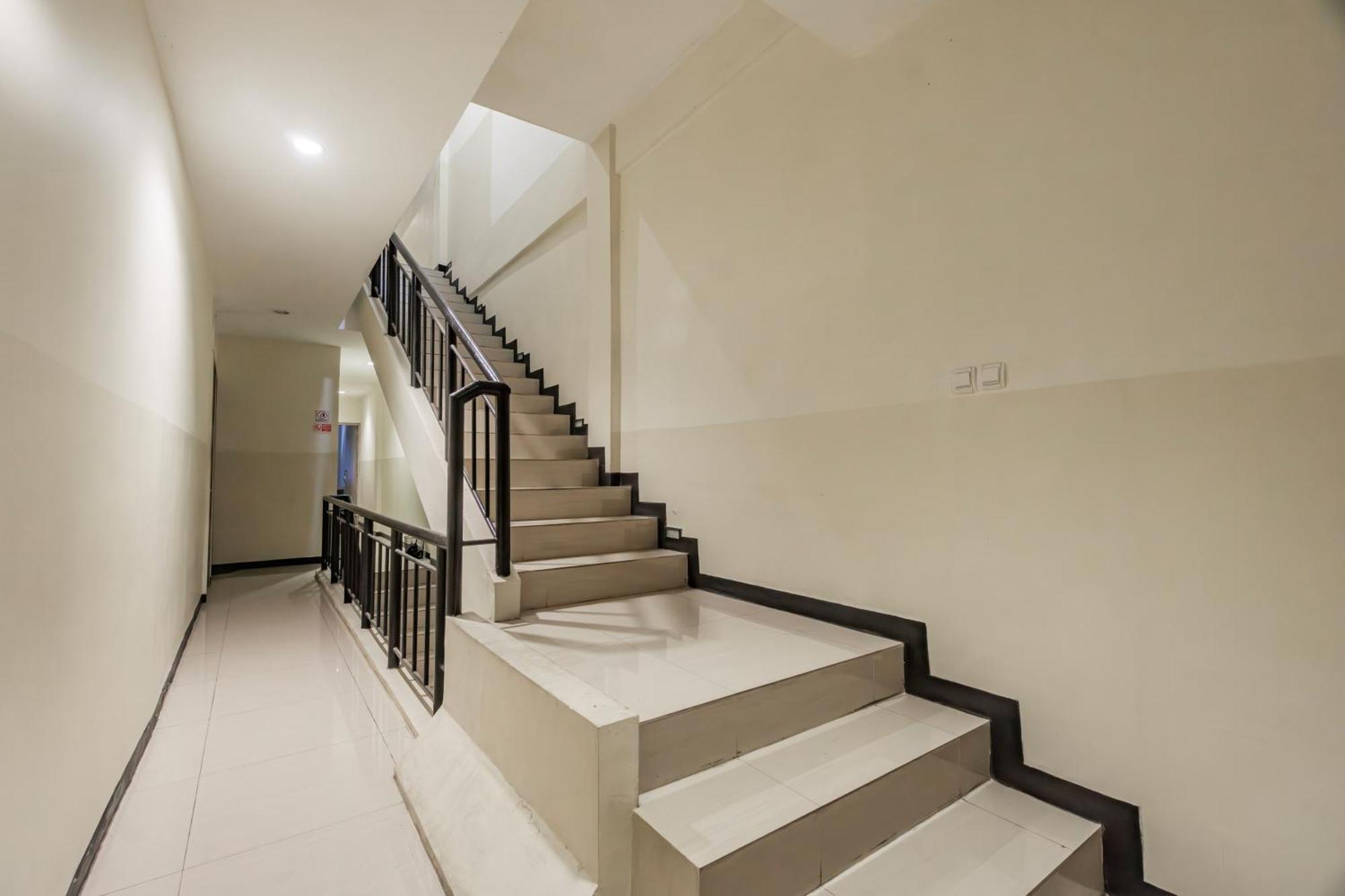 Ace Business Hotel Galaxy Surabaya Exterior photo