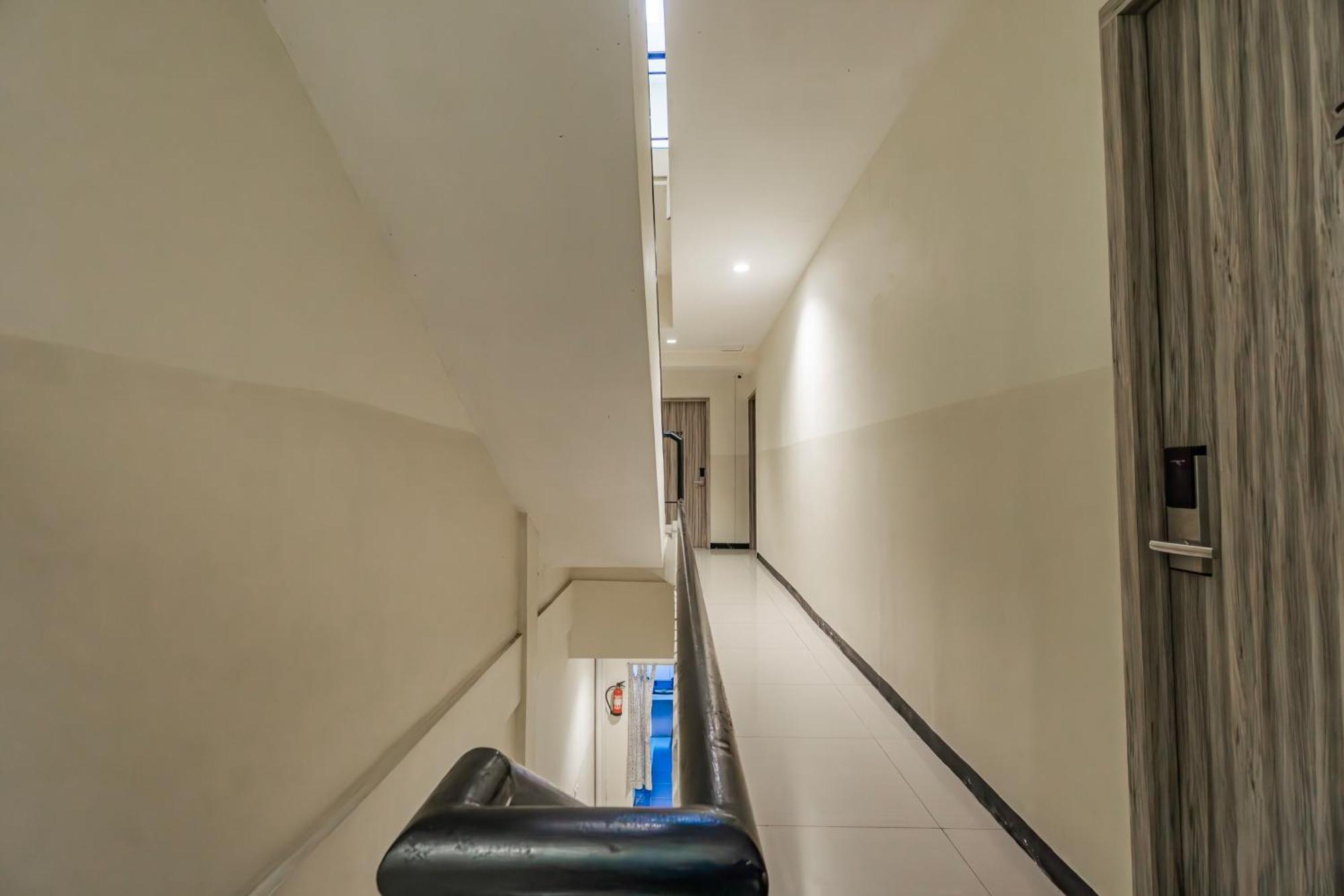 Ace Business Hotel Galaxy Surabaya Exterior photo