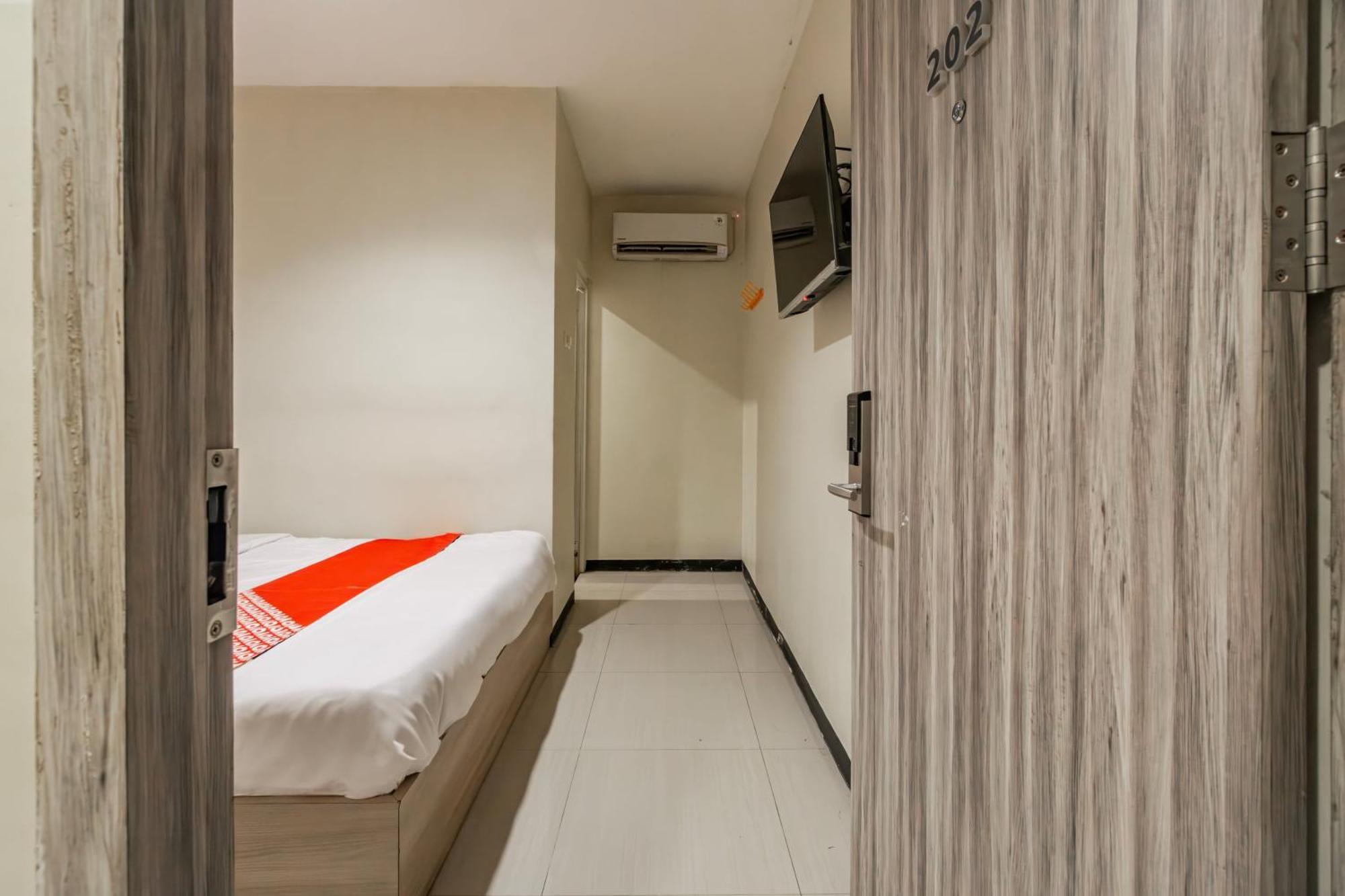 Ace Business Hotel Galaxy Surabaya Exterior photo