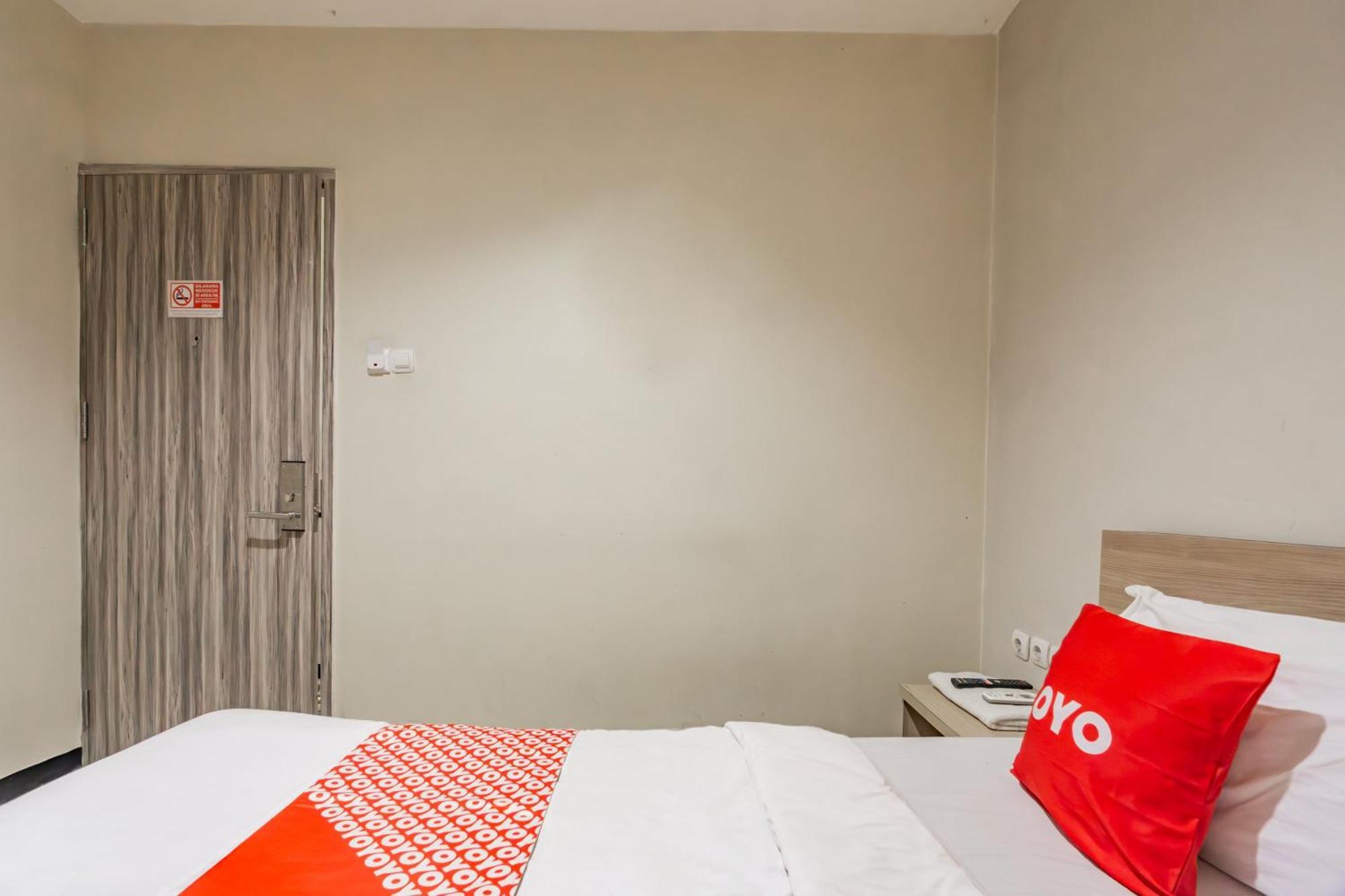 Ace Business Hotel Galaxy Surabaya Exterior photo