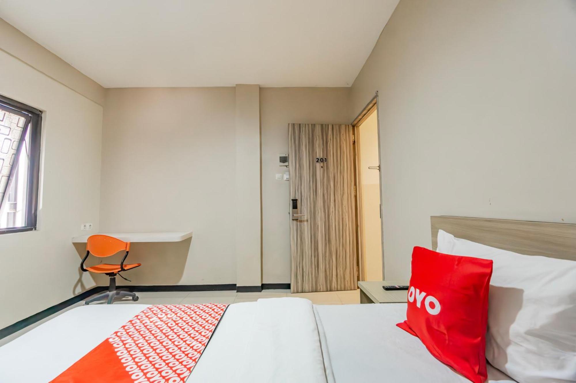 Ace Business Hotel Galaxy Surabaya Exterior photo