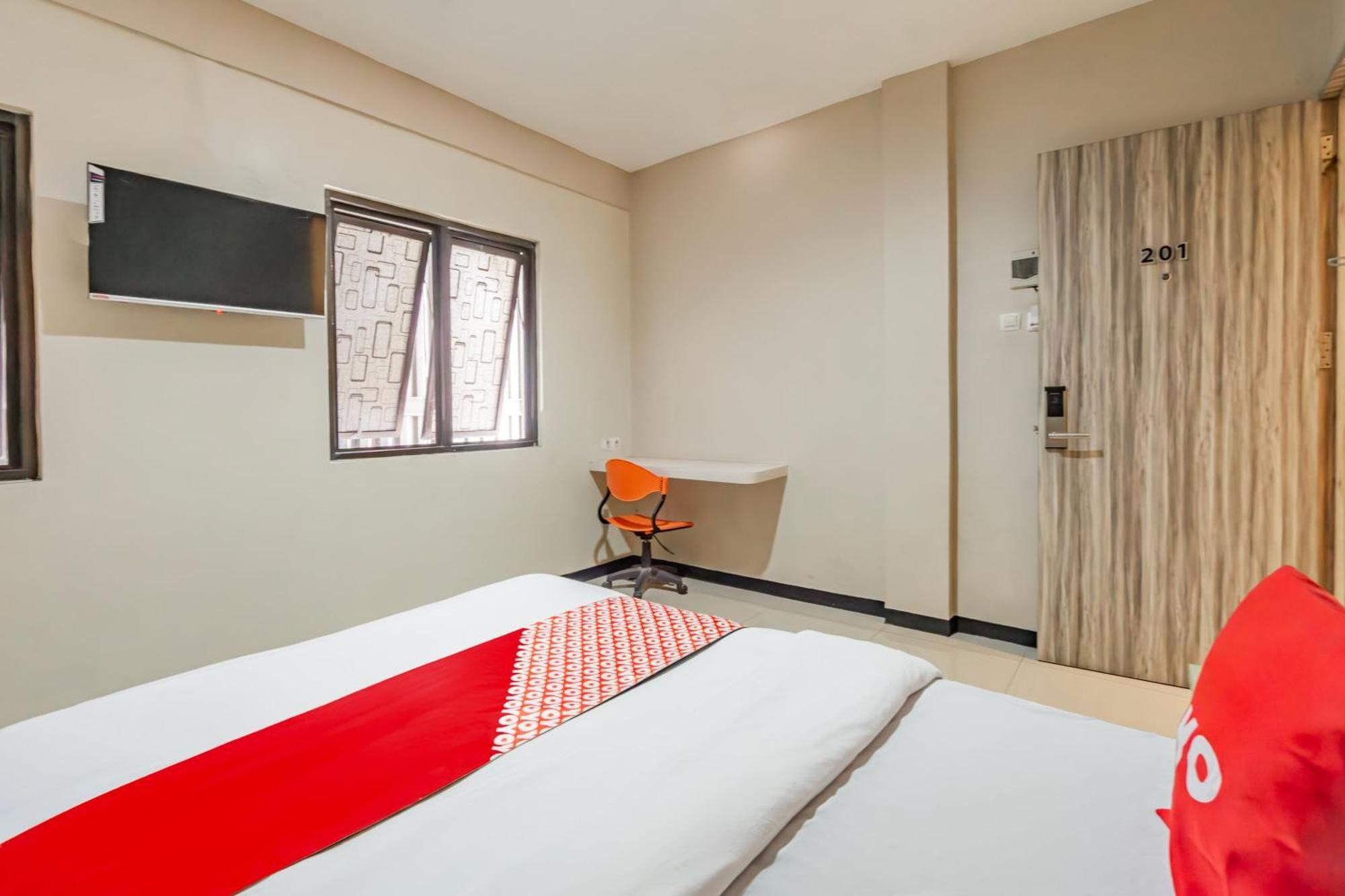 Ace Business Hotel Galaxy Surabaya Exterior photo
